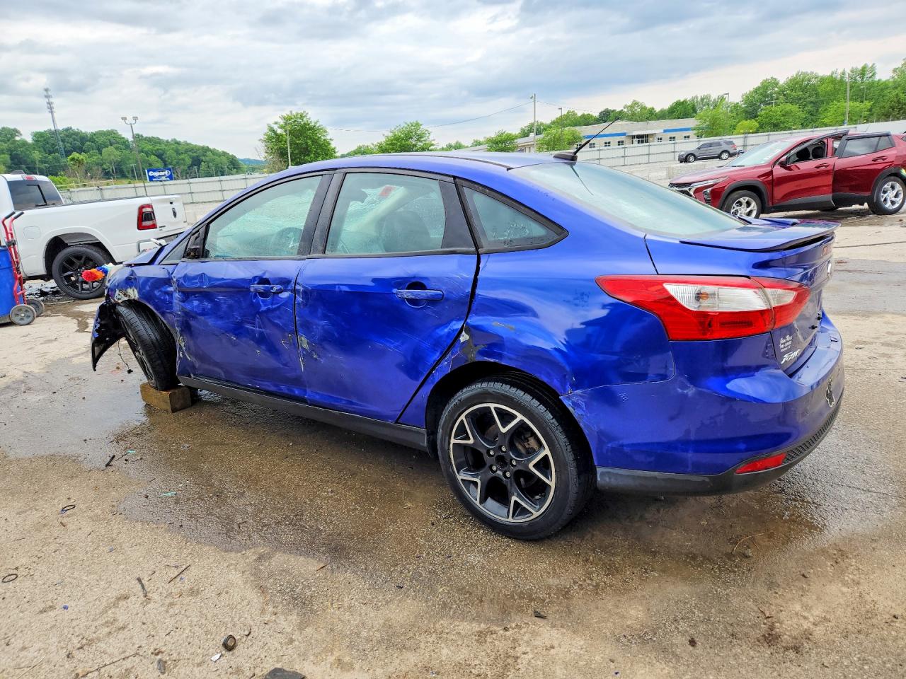 2014 FORD FOCUS SE photo 3