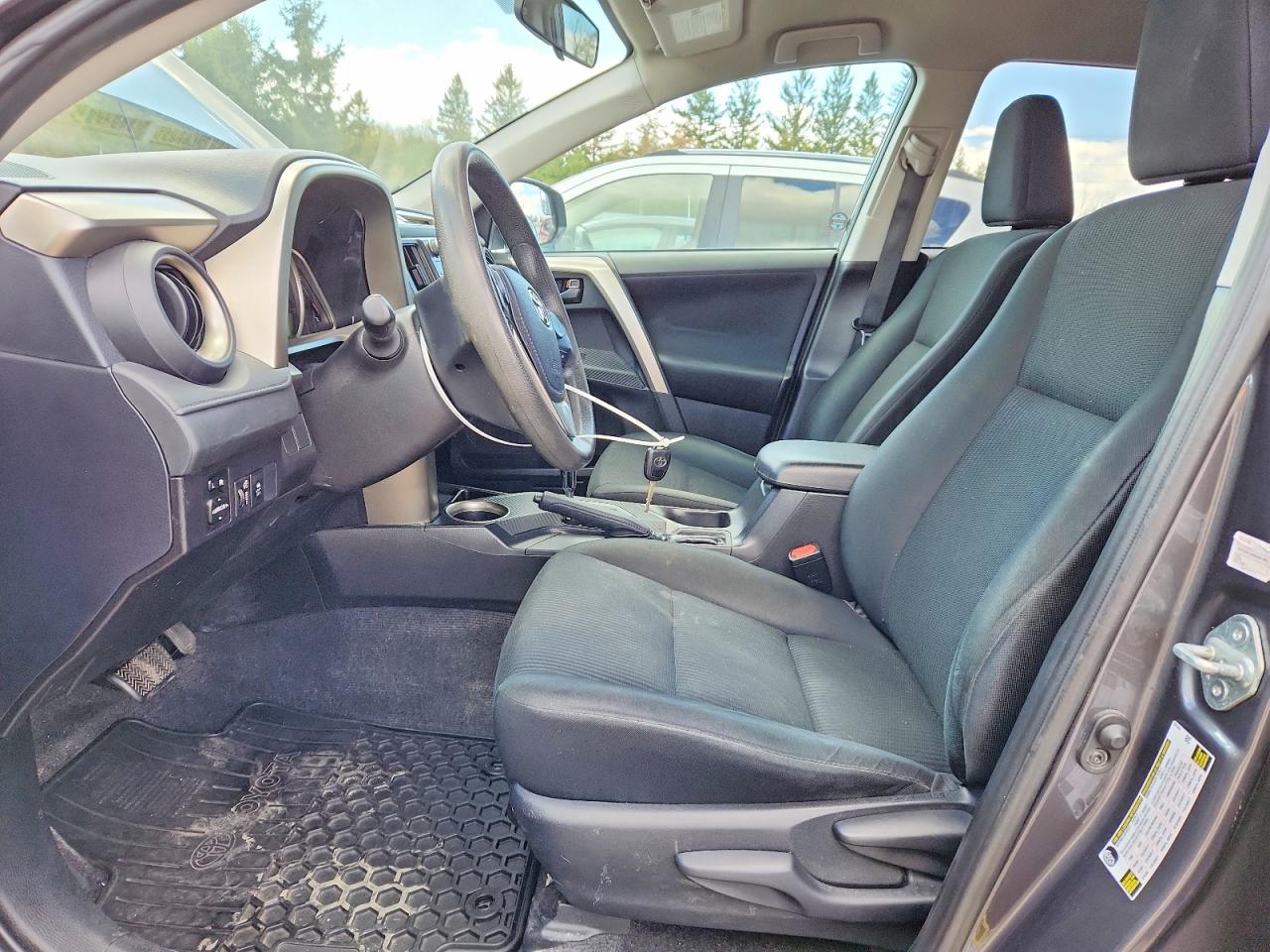 2015 TOYOTA RAV4 LE photo 13