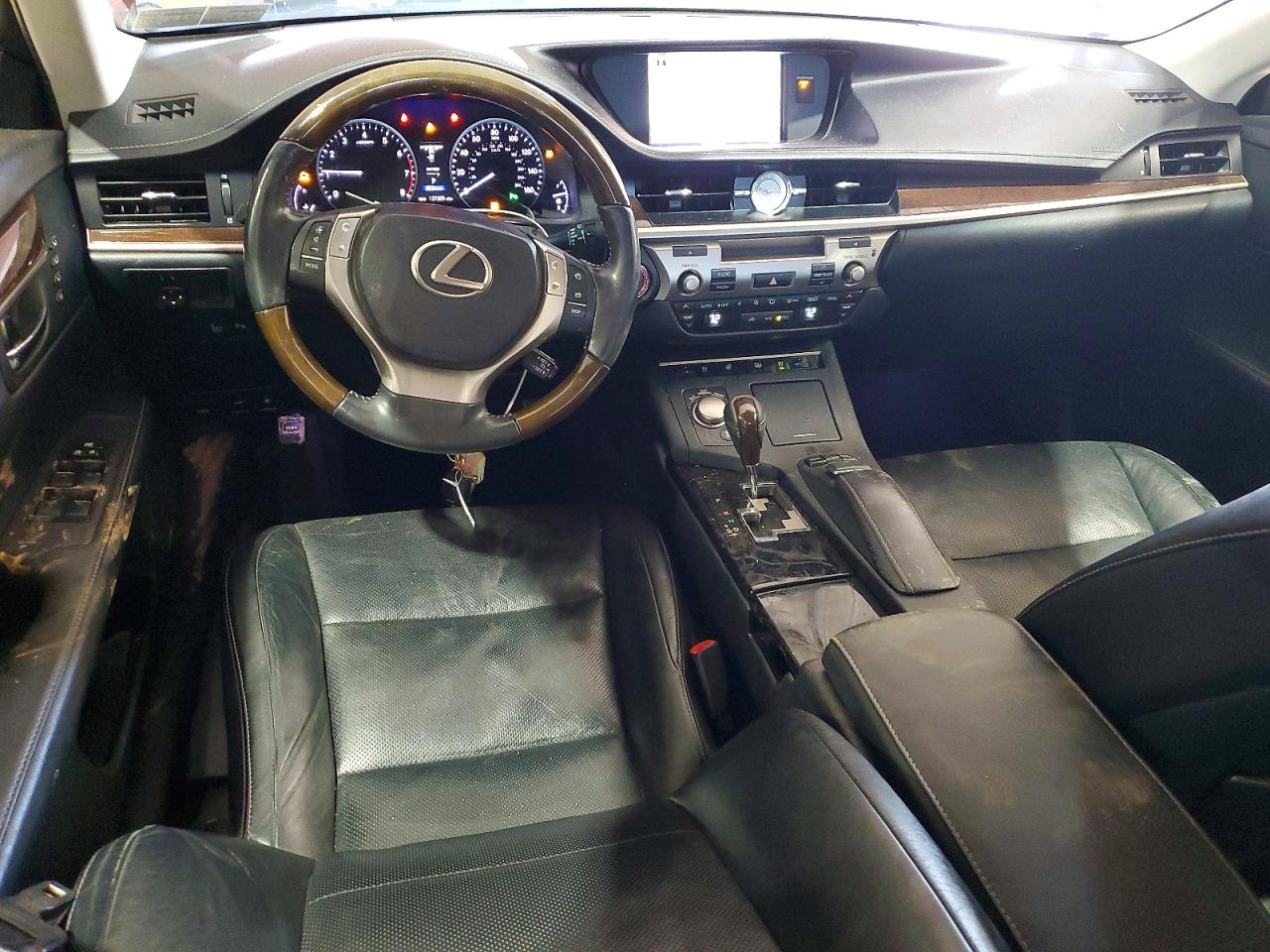 2013 LEXUS ES 350 photo 22