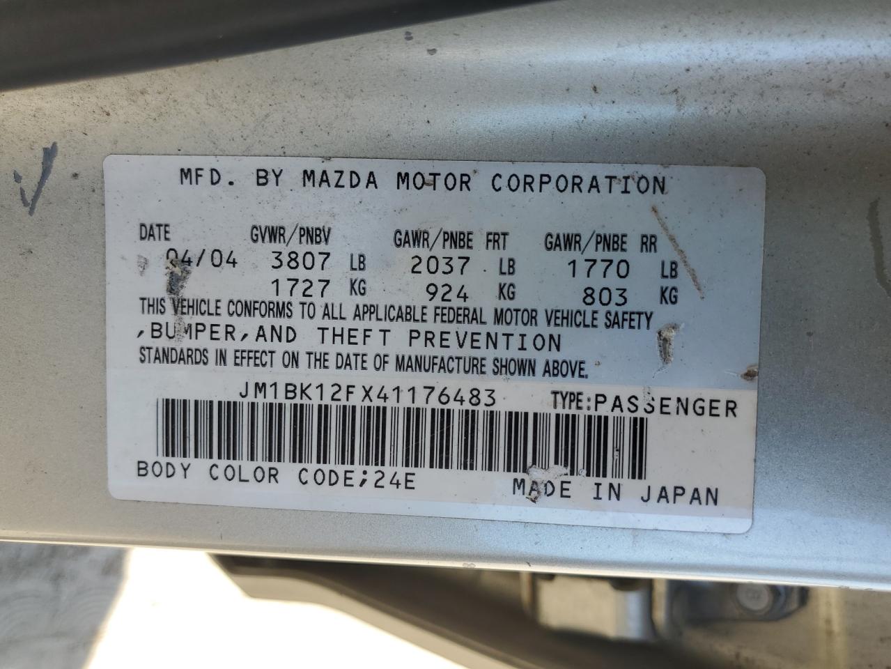 2004 MAZDA 3 photo 25