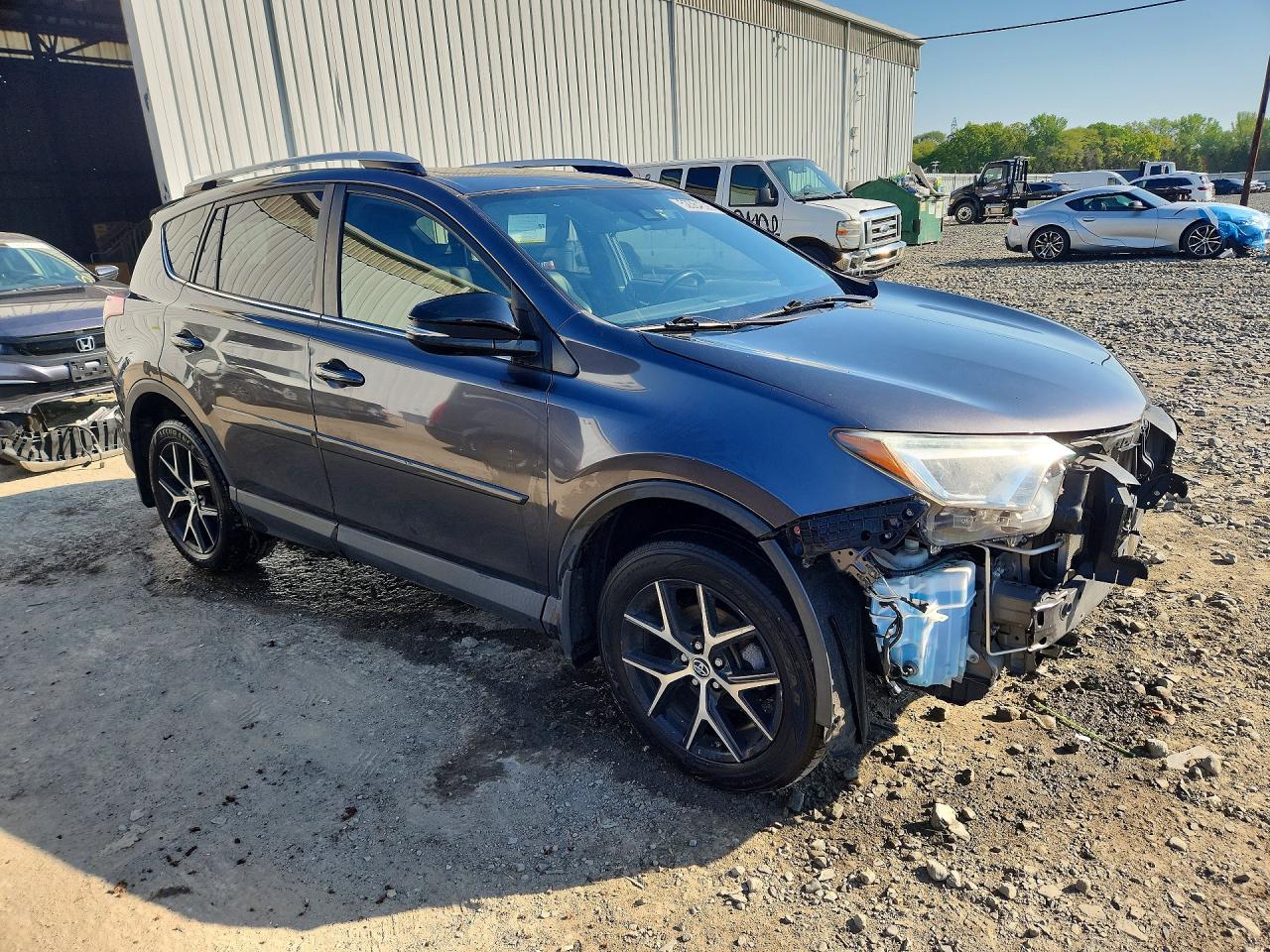 2016 TOYOTA RAV4 SE photo 4