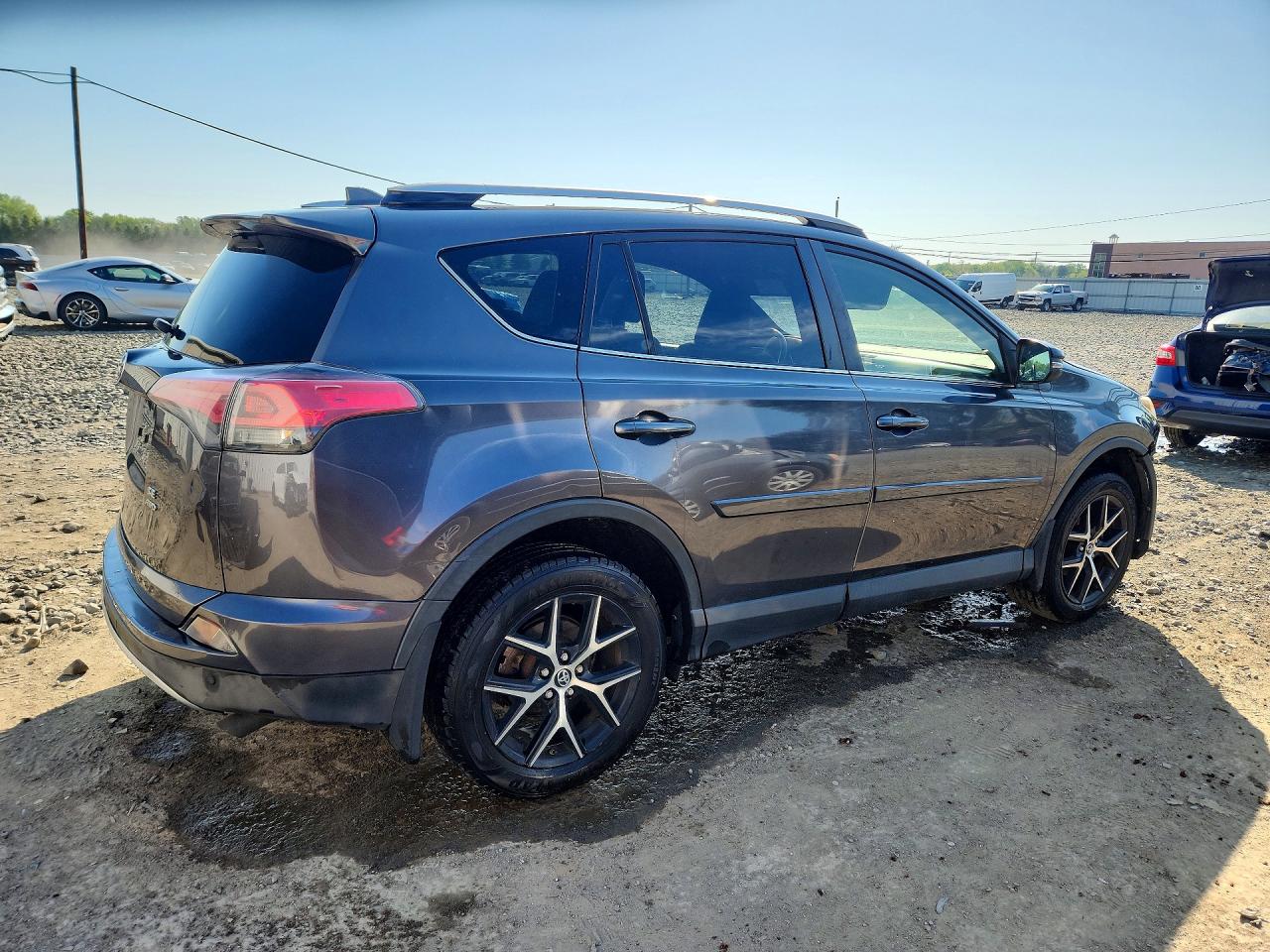2016 TOYOTA RAV4 SE photo 3