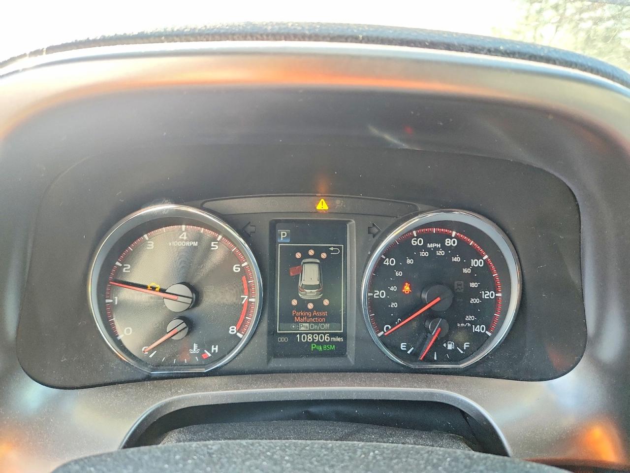 2016 TOYOTA RAV4 SE photo 9
