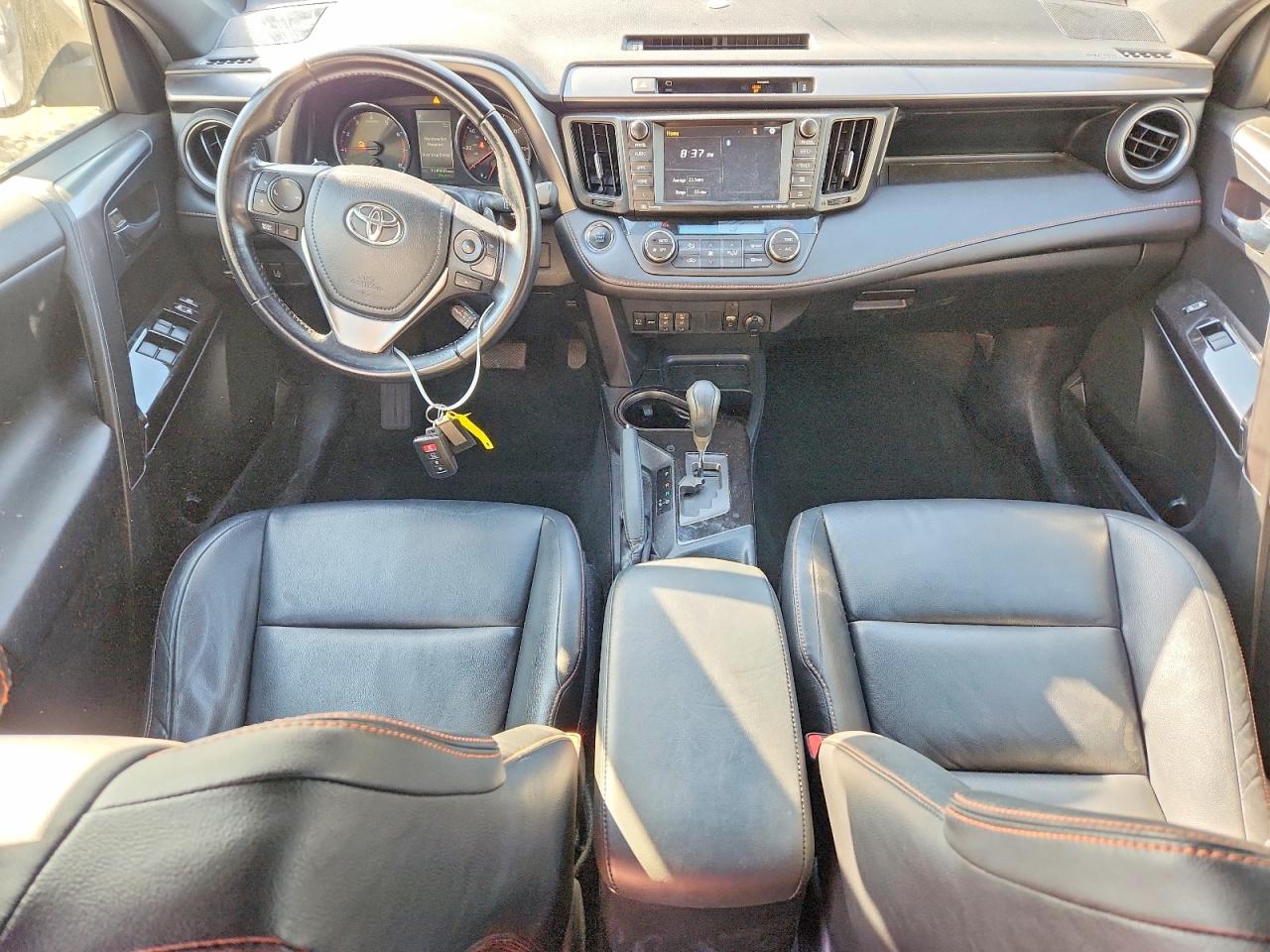 2016 TOYOTA RAV4 SE photo 8