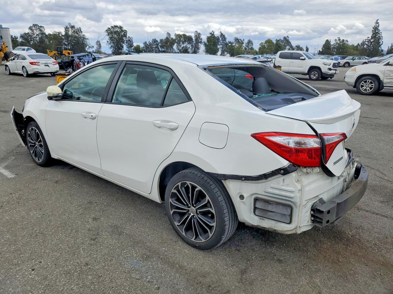 2016 TOYOTA COROLLA S PLUS photo 3