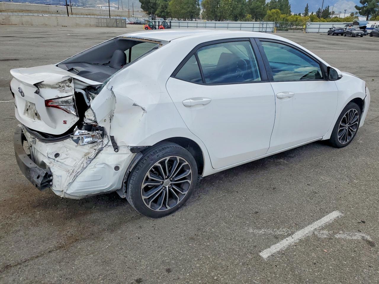 2016 TOYOTA COROLLA S PLUS photo 5