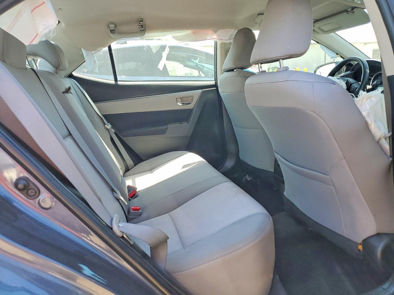 2015 TOYOTA COROLLA LE photo 28