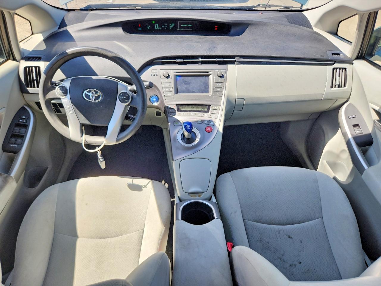 2013 TOYOTA PRIUS TWO photo 22