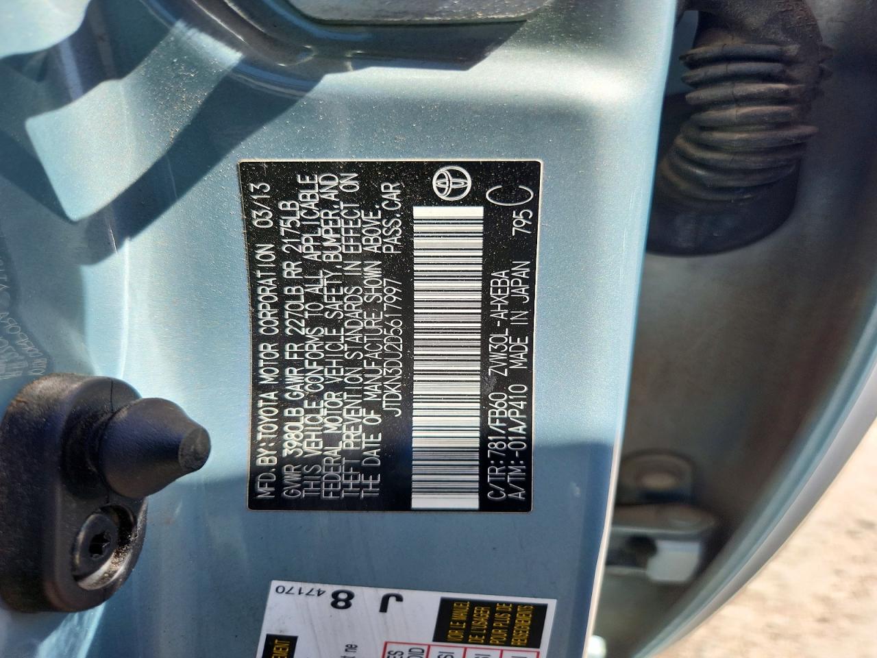 2013 TOYOTA PRIUS TWO photo 34