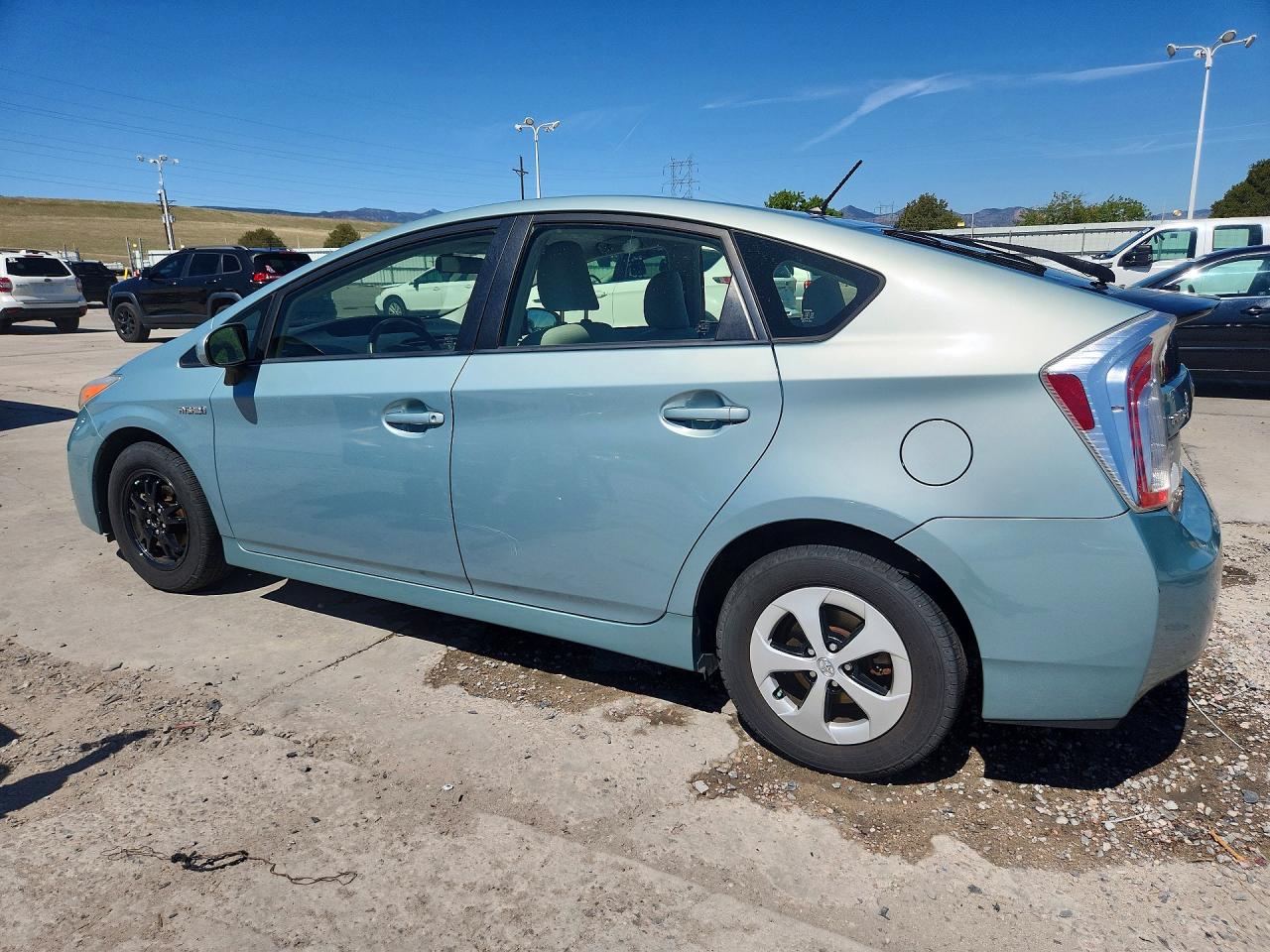 2013 TOYOTA PRIUS TWO photo 4