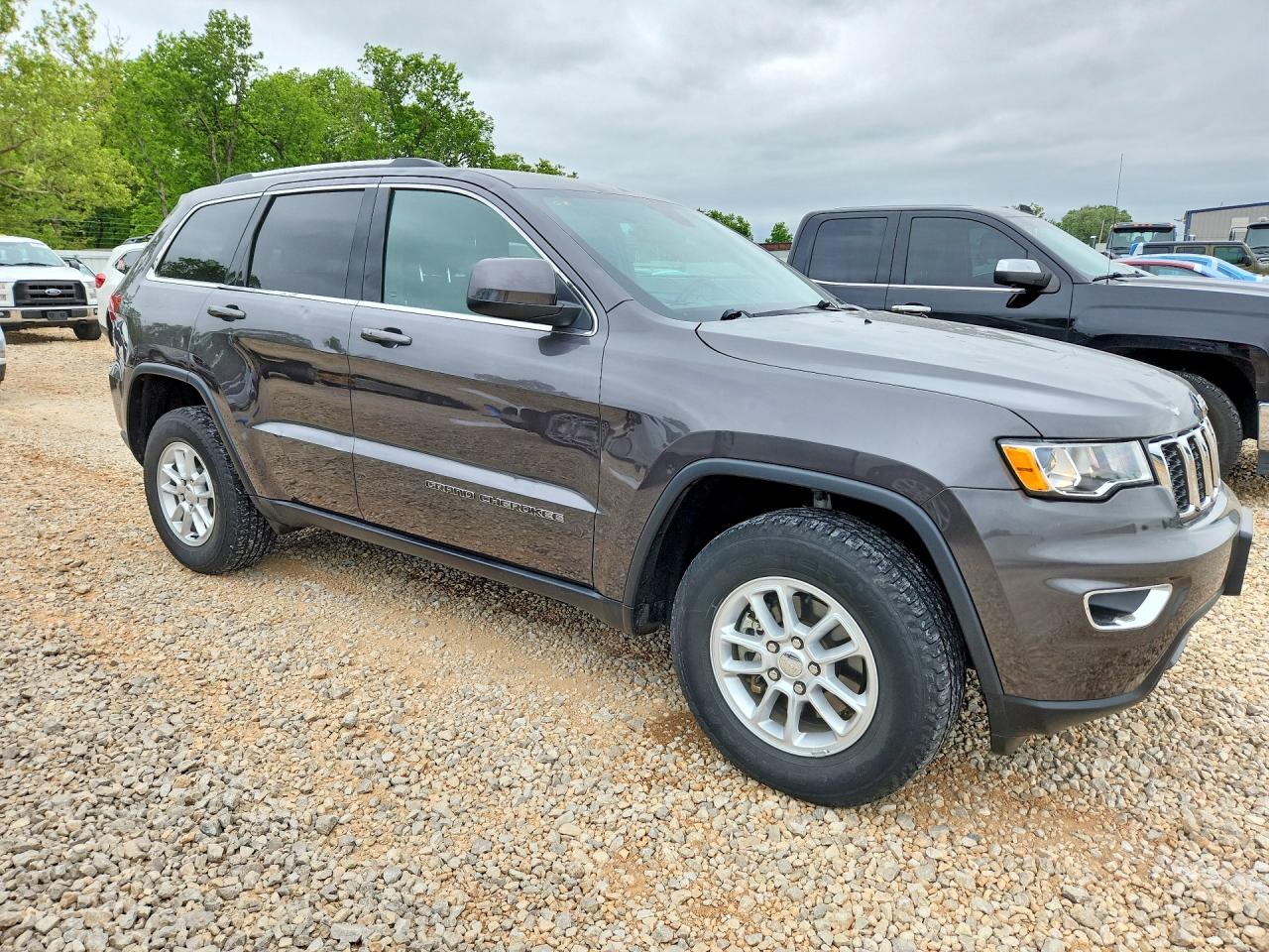 2020 JEEP GRAND CHEROKEE LAREDO photo 4