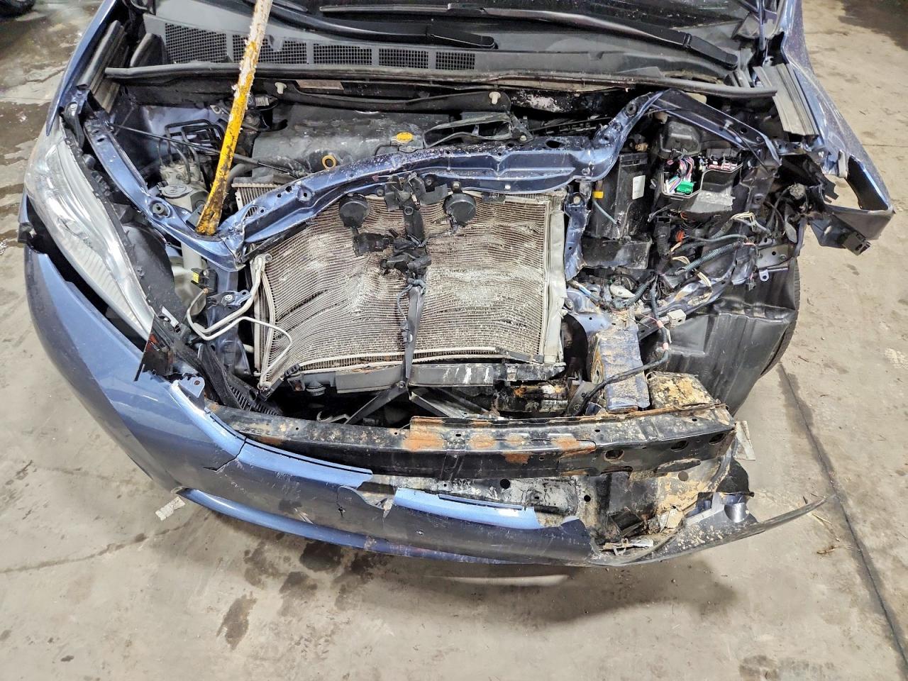 2016 TOYOTA SIENNA LE photo 23