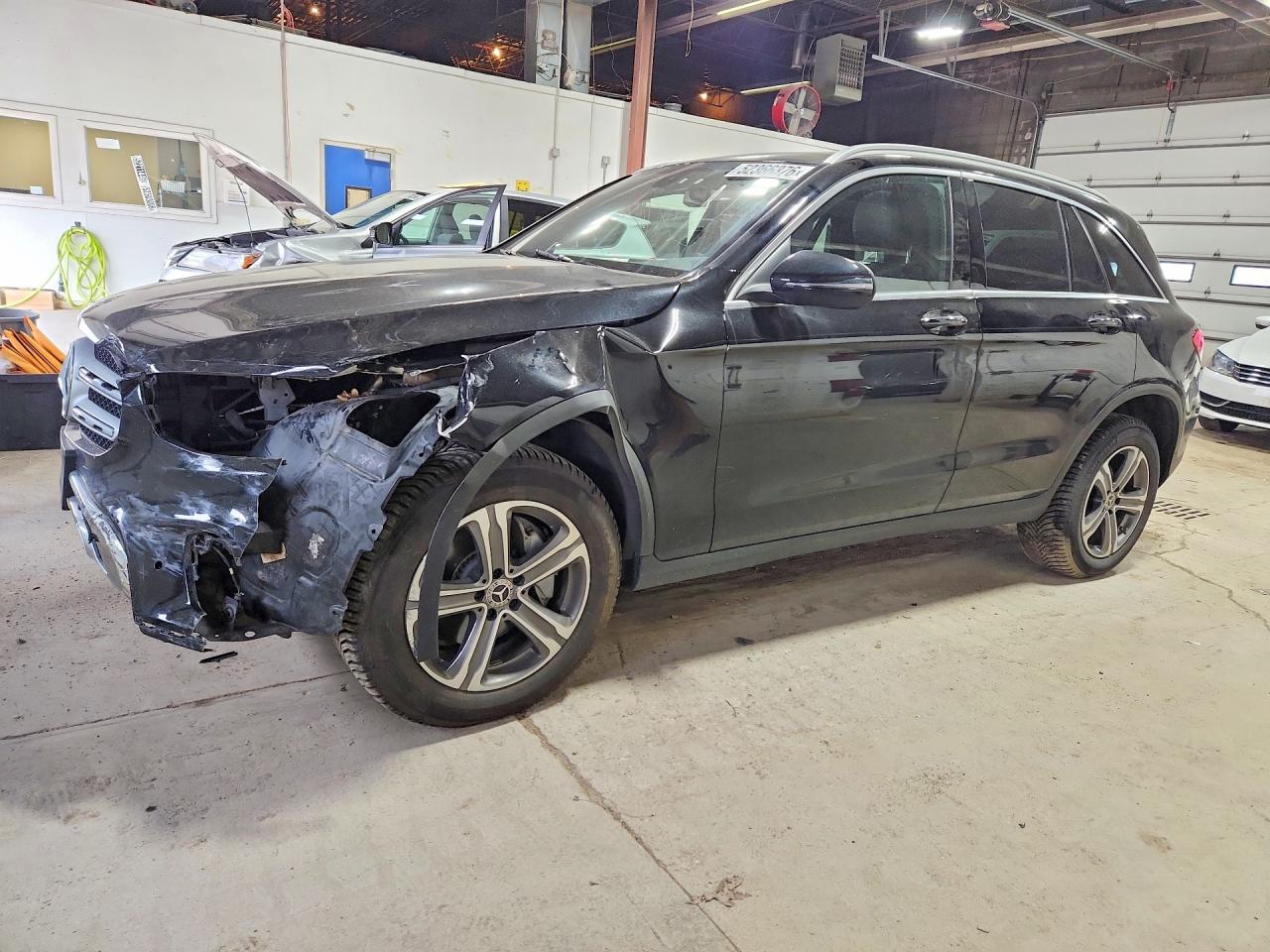 2021 MERCEDES-BENZ GLC
