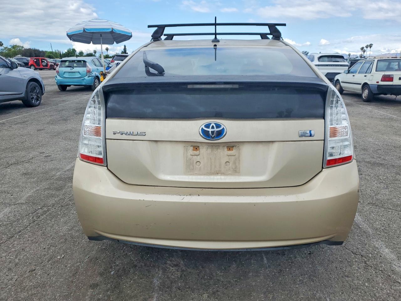 2011 TOYOTA PRIUS TWO photo 16