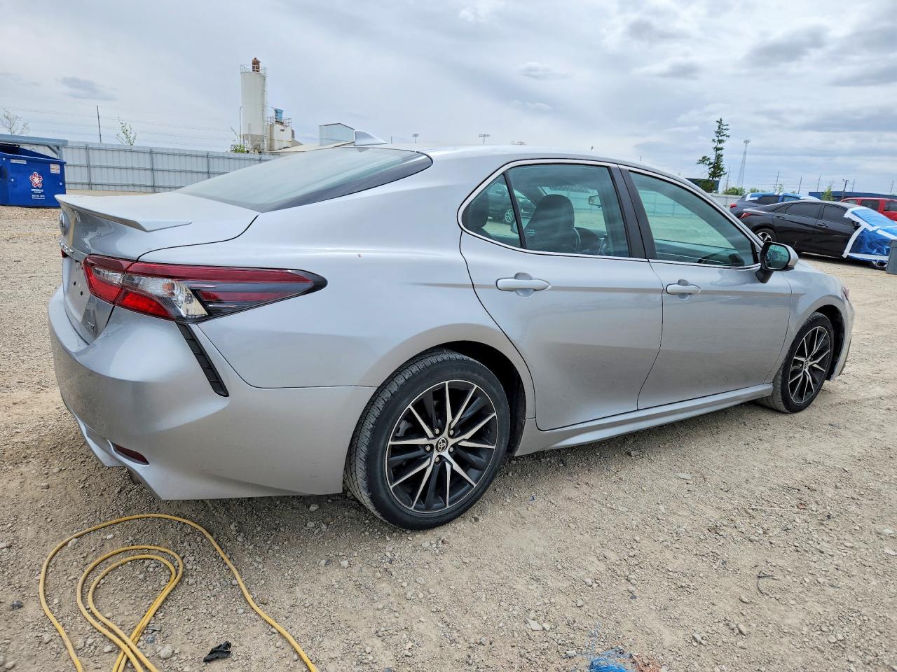 2021 TOYOTA CAMRY SE photo 5