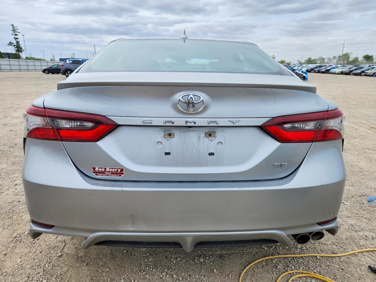 2021 TOYOTA CAMRY SE photo 11