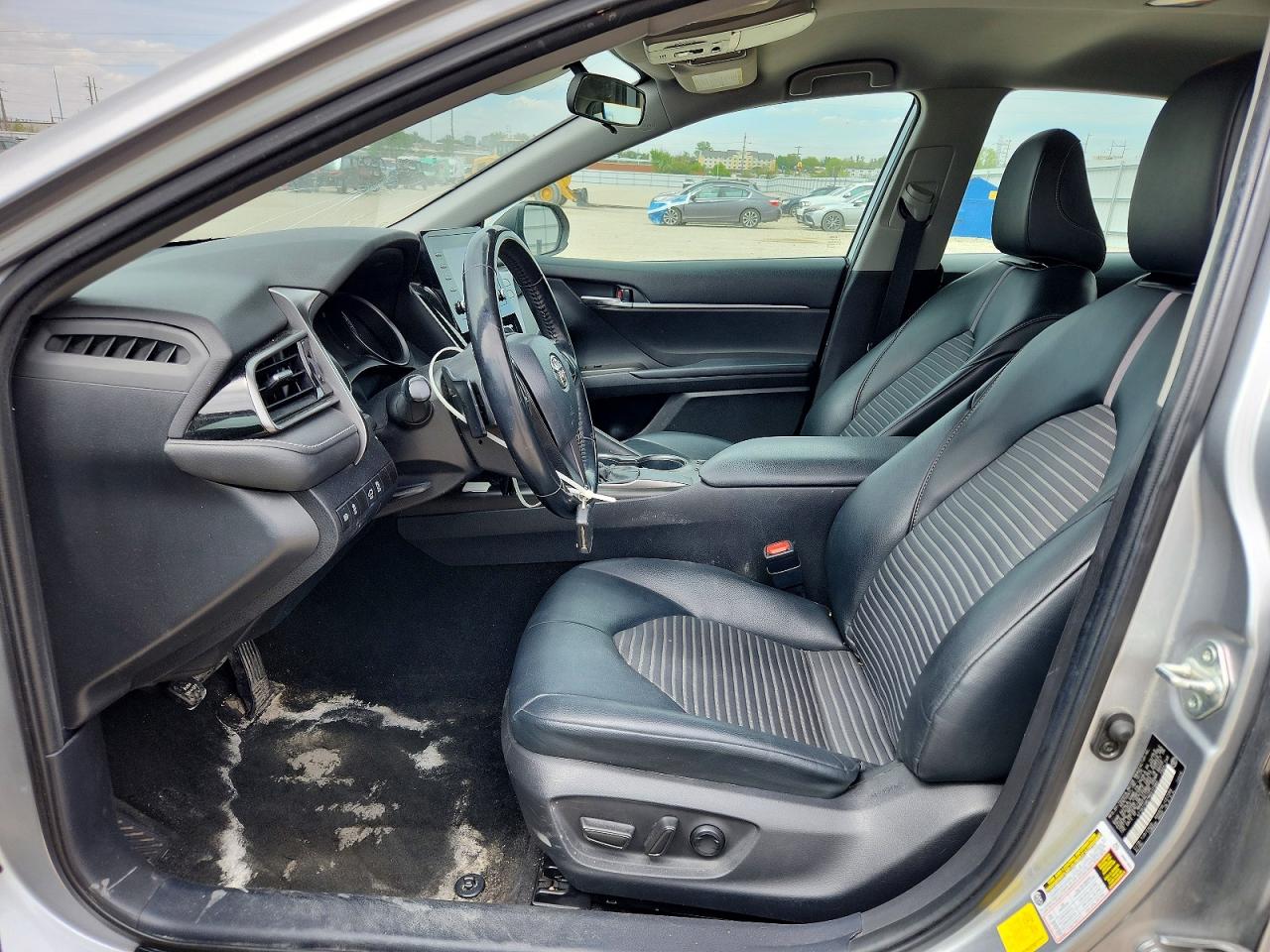 2021 TOYOTA CAMRY SE photo 13