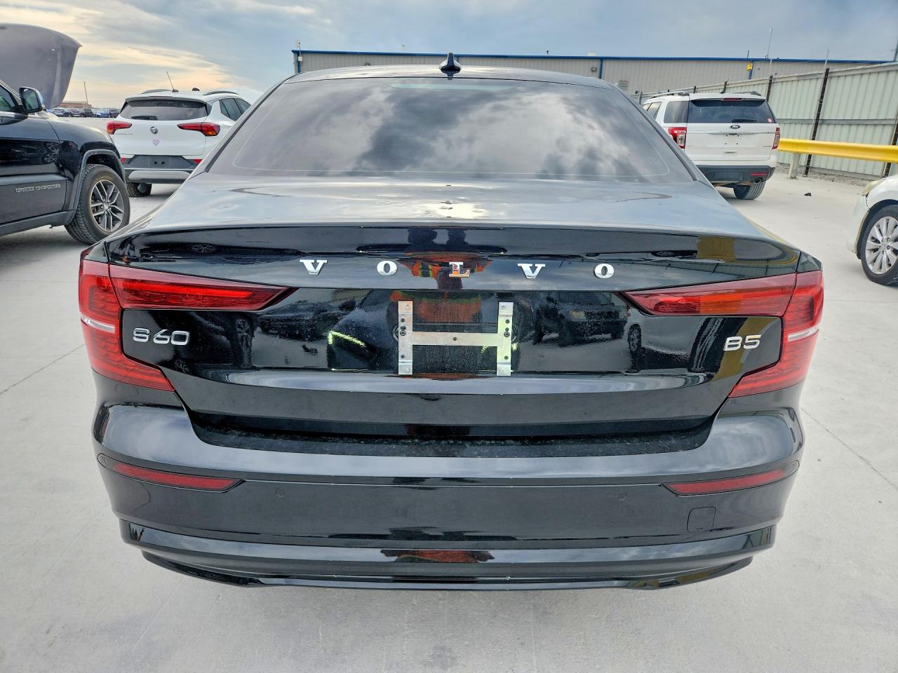2024 VOLVO S60 PLUS photo 11