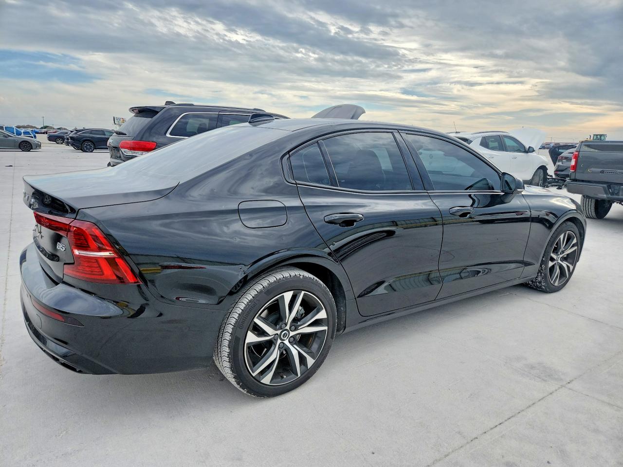2024 VOLVO S60 PLUS photo 5