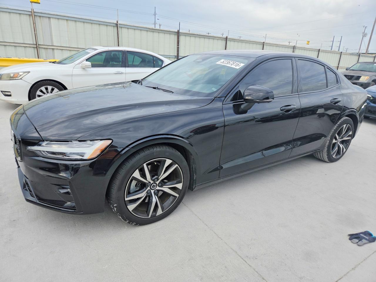 2024 VOLVO S60