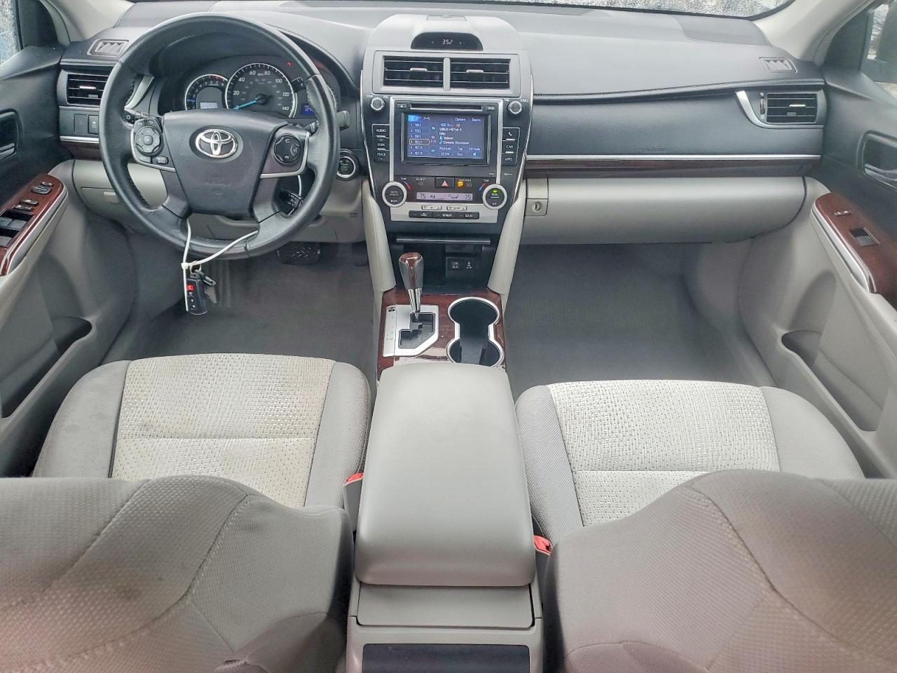 2013 TOYOTA CAMRY XLE photo 22