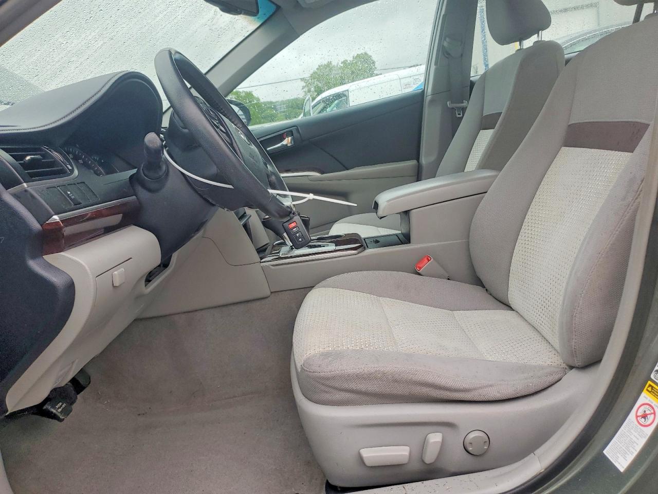 2013 TOYOTA CAMRY XLE photo 19