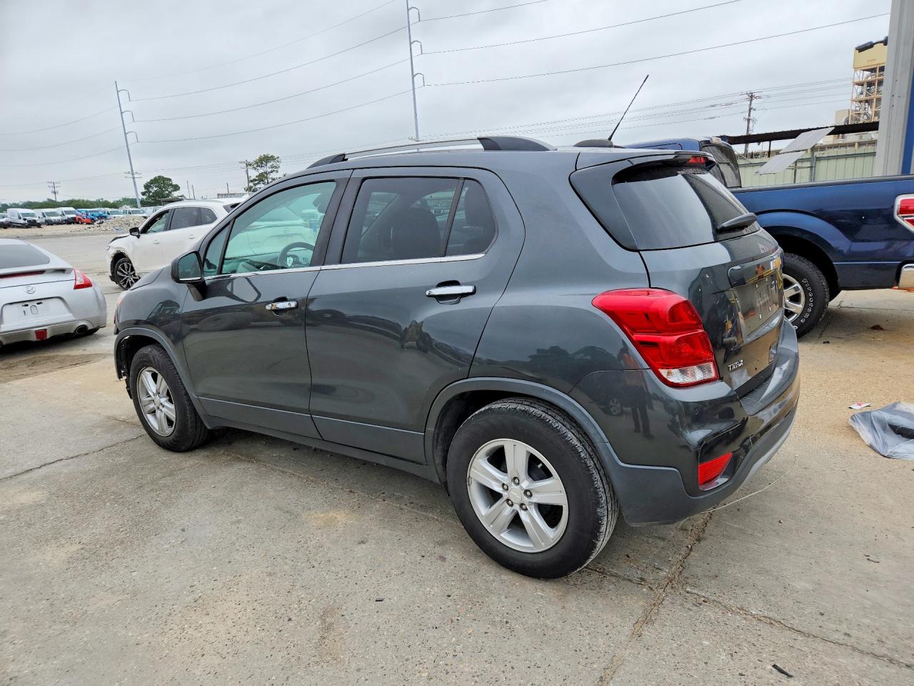 2019 CHEVROLET TRAX 1LT photo 3