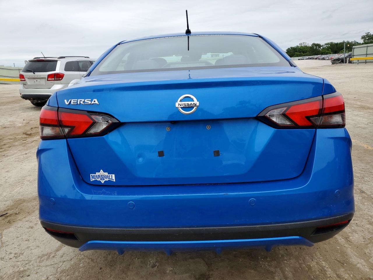 2020 NISSAN VERSA S photo 11