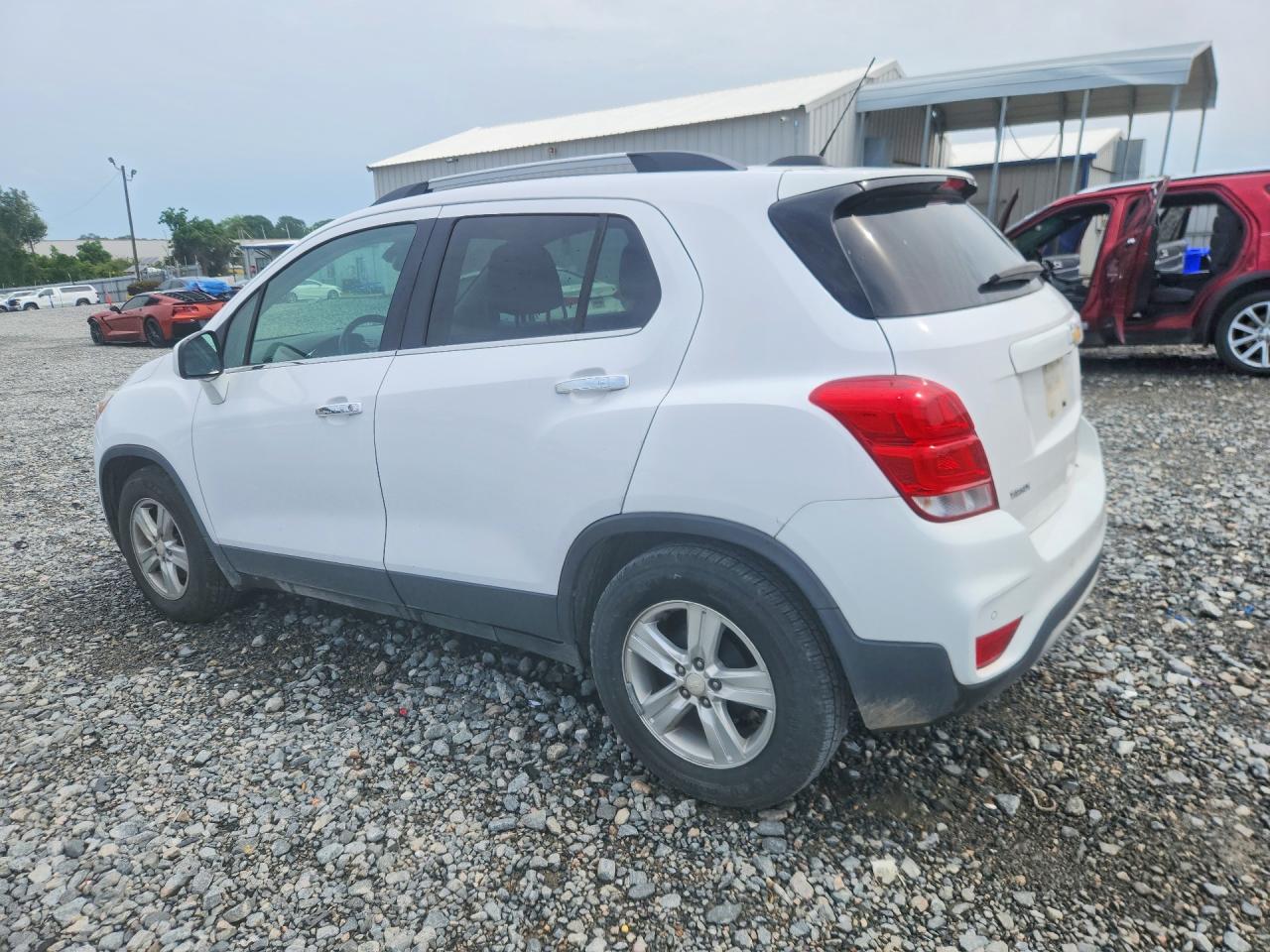 2018 CHEVROLET TRAX 1LT photo 3