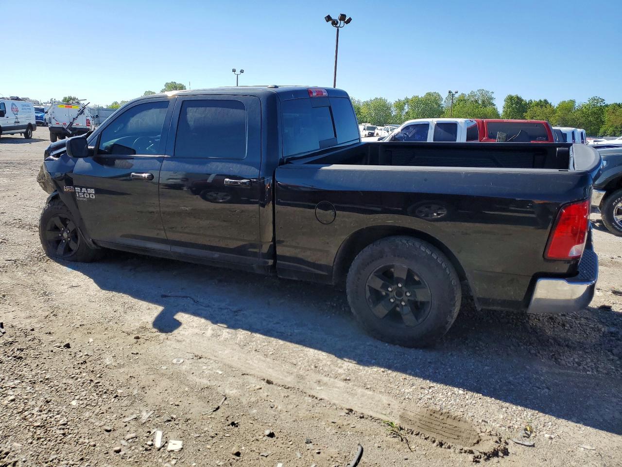 2019 RAM 1500 CLASSIC SLT photo 3