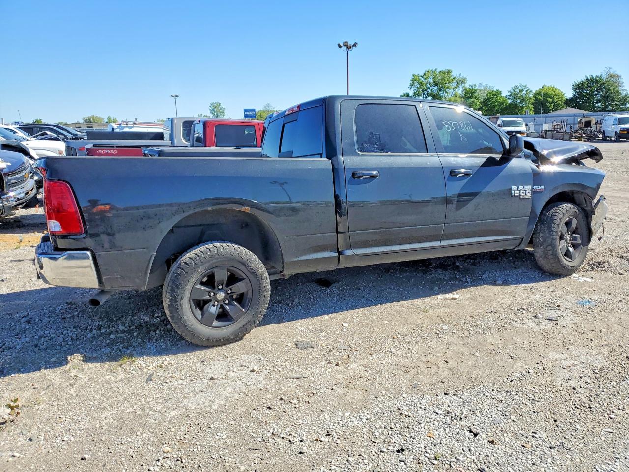 2019 RAM 1500 CLASSIC SLT photo 5