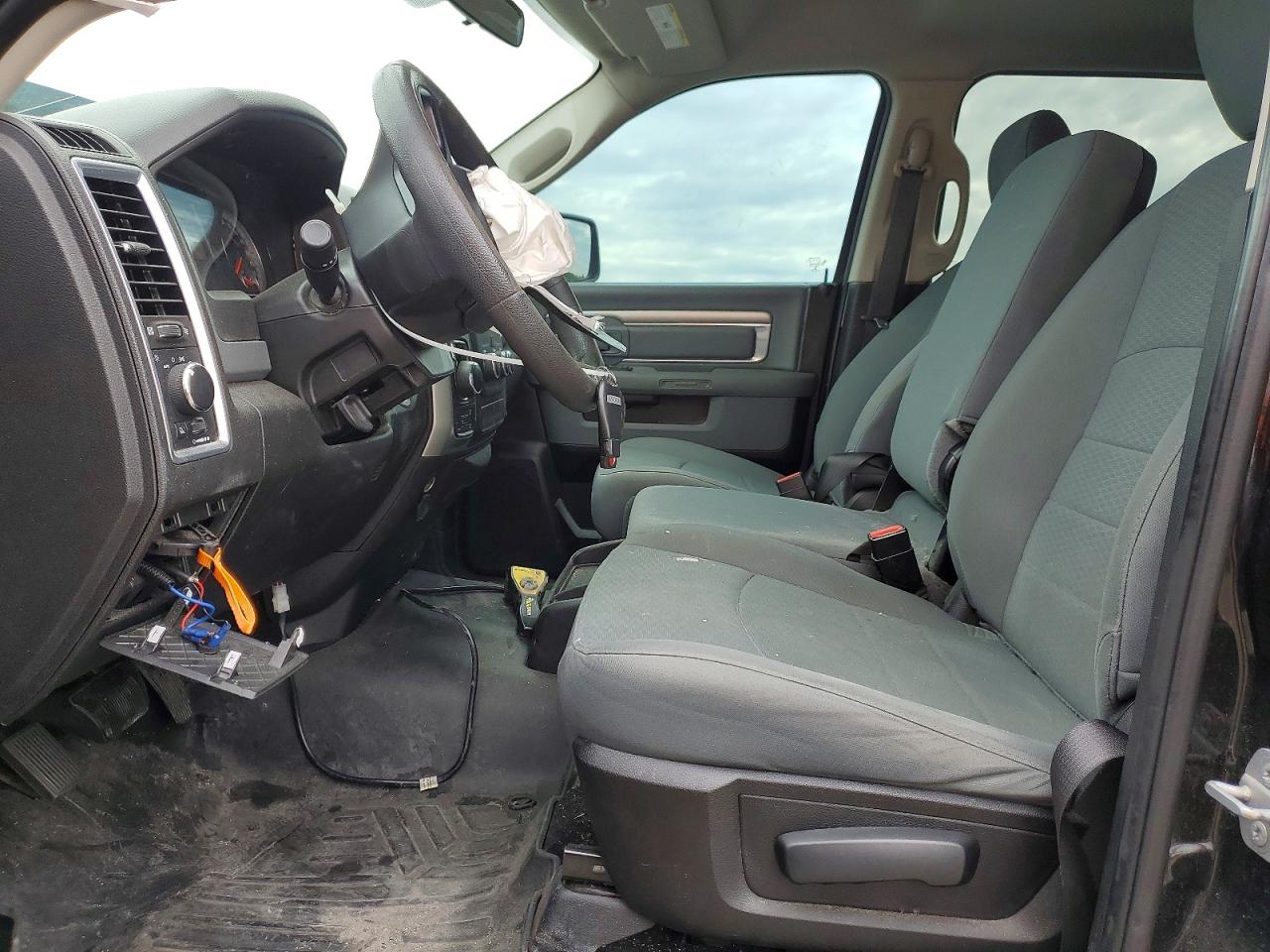 2019 RAM 1500 CLASSIC SLT photo 13