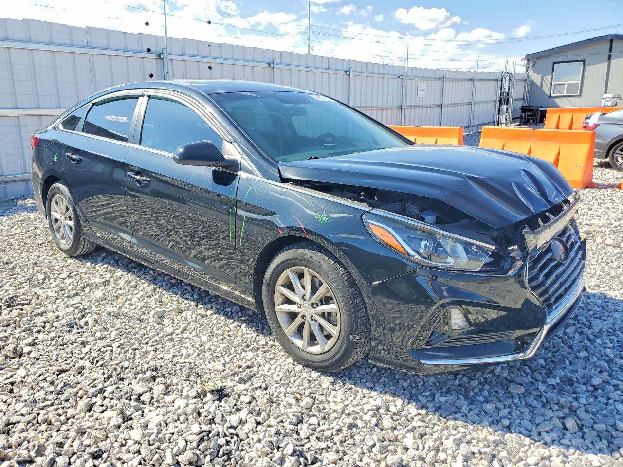 2018 HYUNDAI SONATA SE photo 4