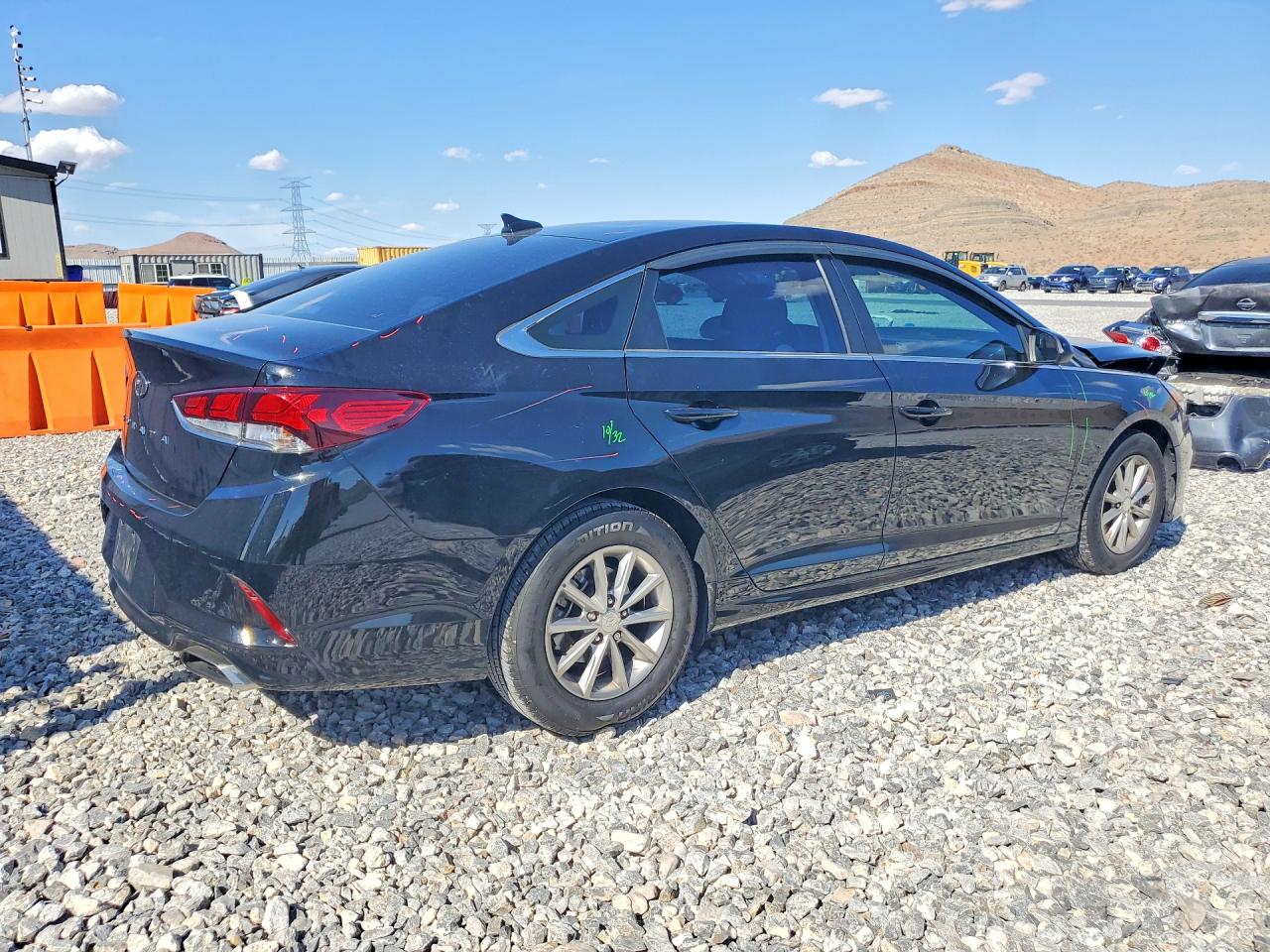 2018 HYUNDAI SONATA SE photo 3