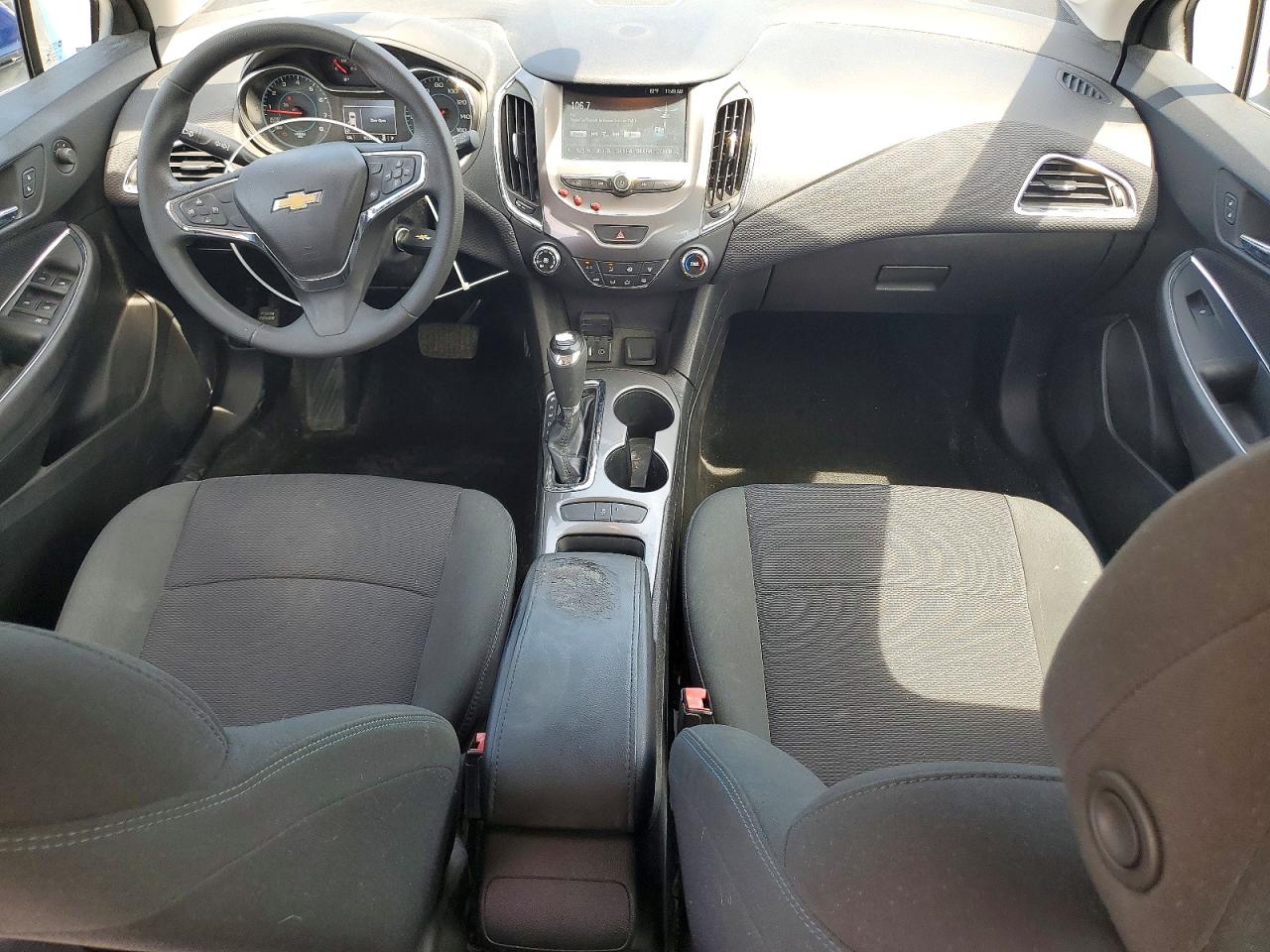 2017 CHEVROLET CRUZE LT photo 15