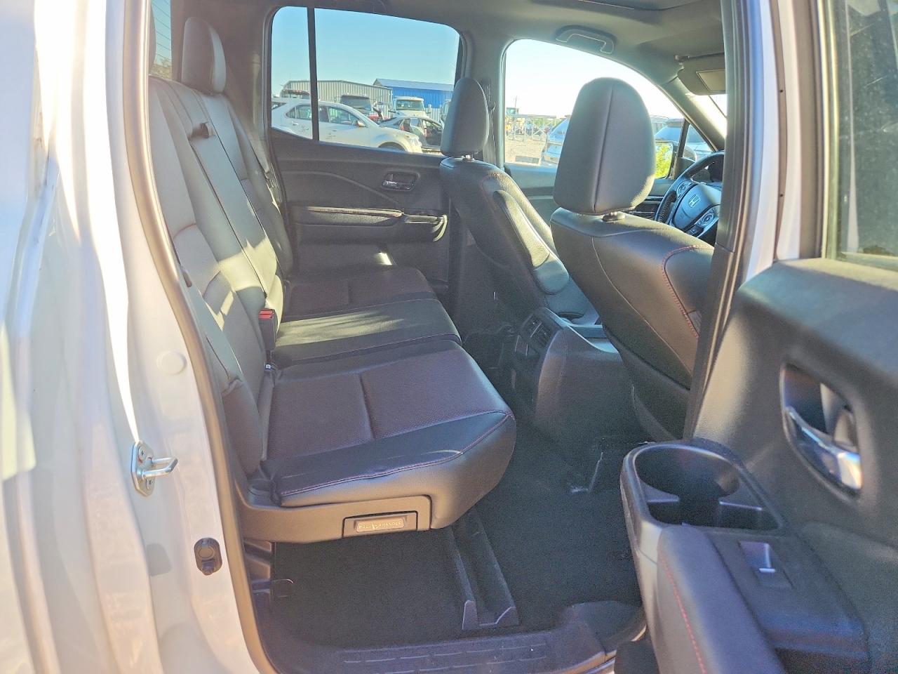 2021 HONDA RIDGELINE BLACK EDITION photo 19
