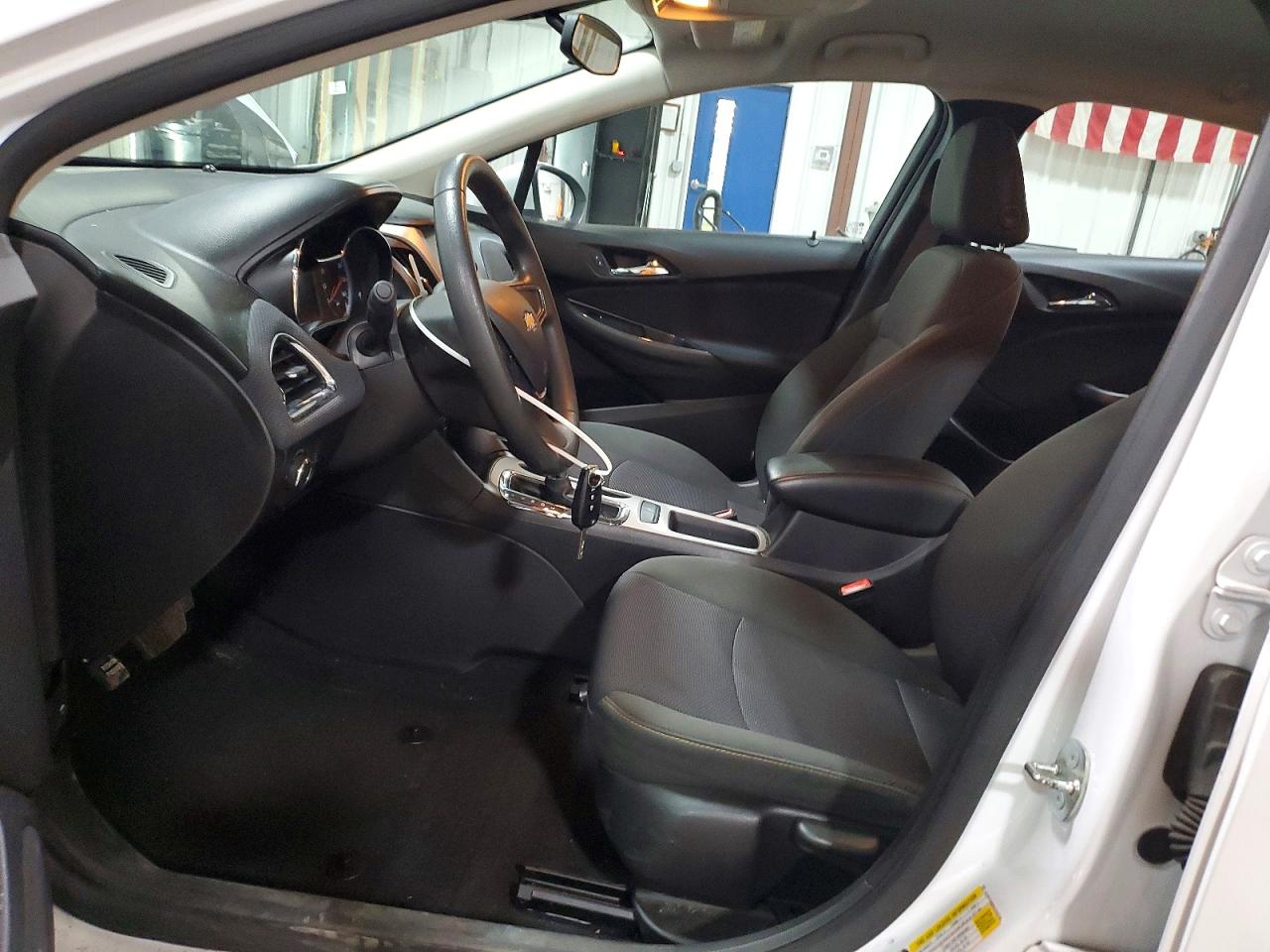 2016 CHEVROLET CRUZE LS photo 13