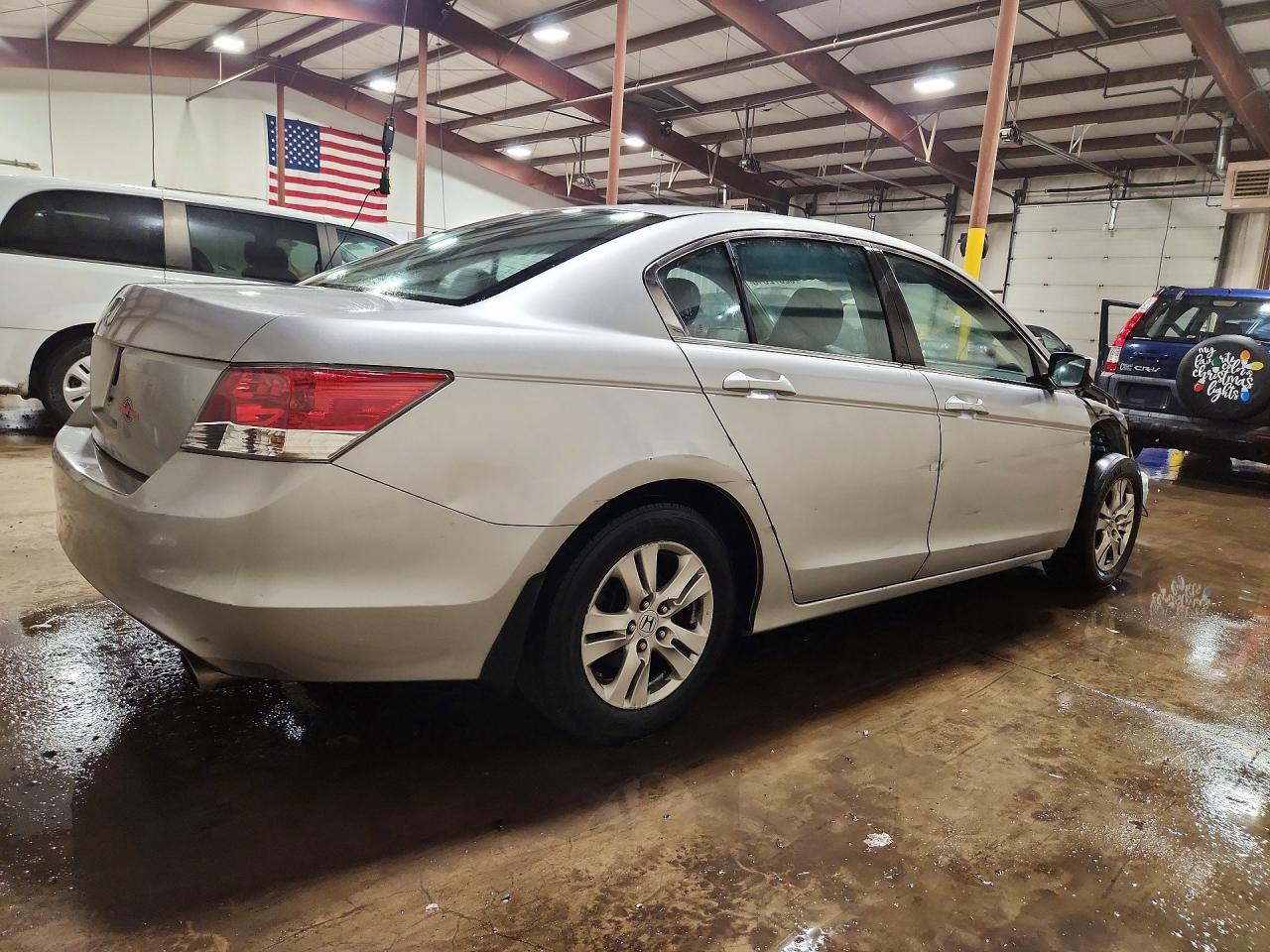 2010 HONDA ACCORD LXP photo 5