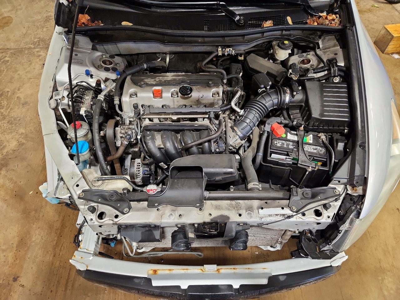 2010 HONDA ACCORD LXP photo 21