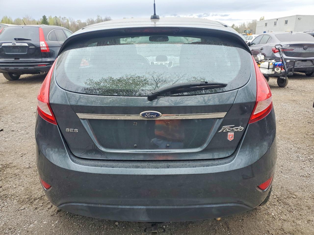 2011 FORD FIESTA SES photo 16