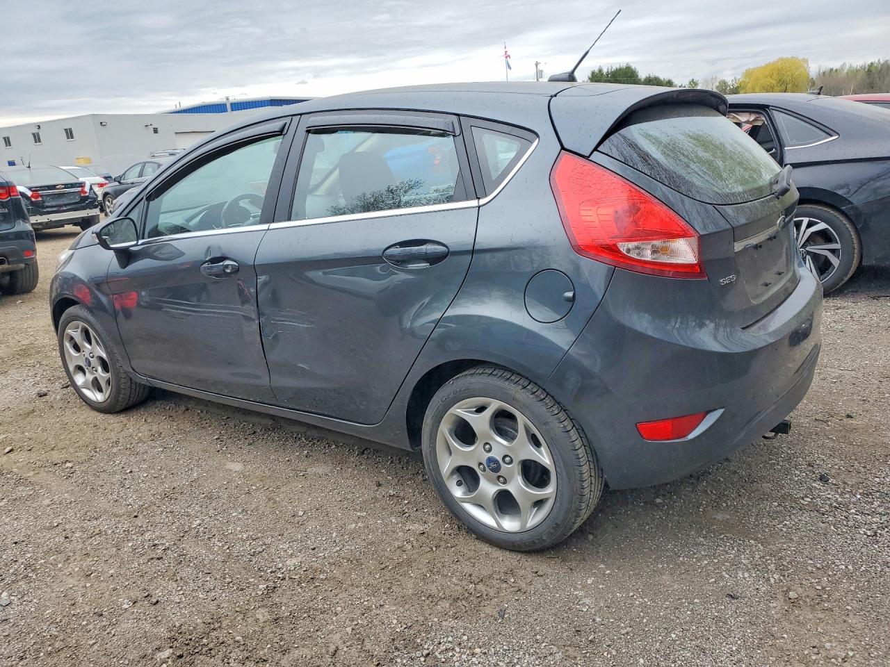 2011 FORD FIESTA SES photo 4