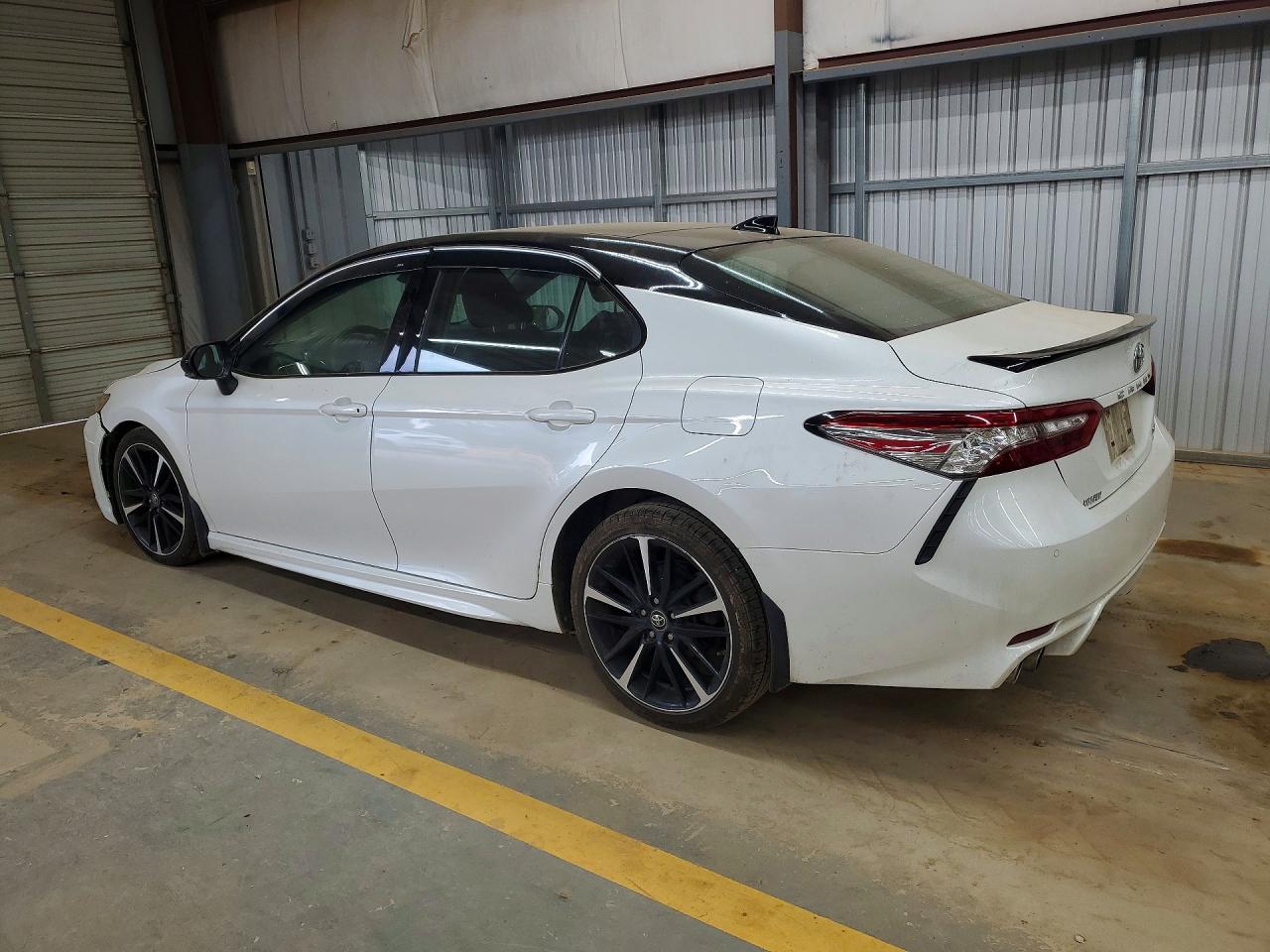 2018 TOYOTA CAMRY XSE V6 photo 3