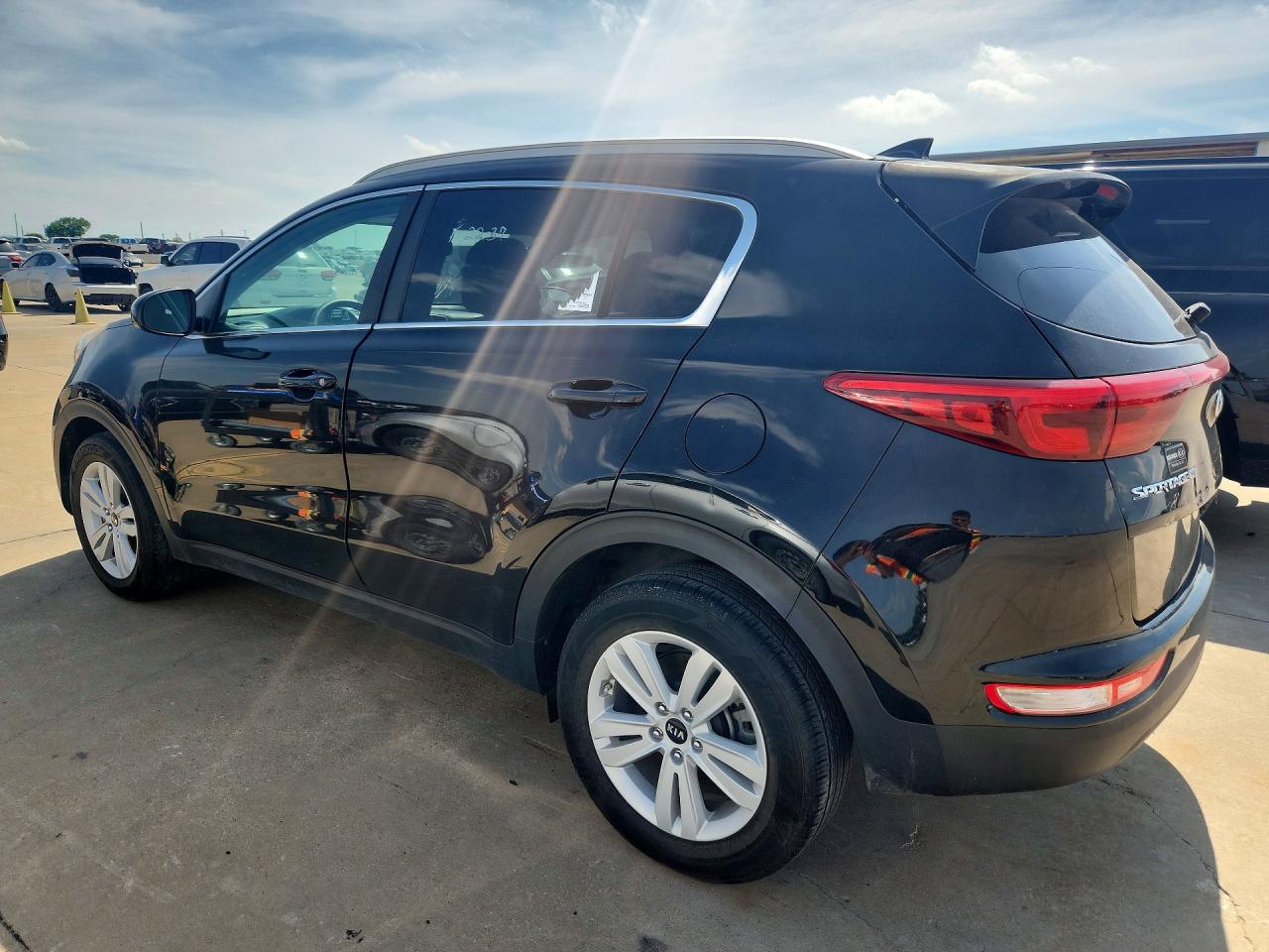2017 KIA SPORTAGE LX photo 2