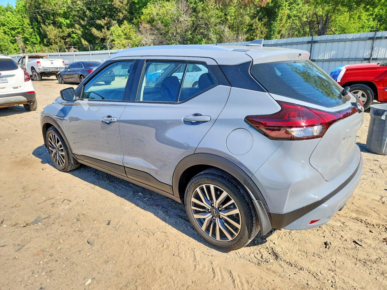 2023 NISSAN KICKS SV photo 3
