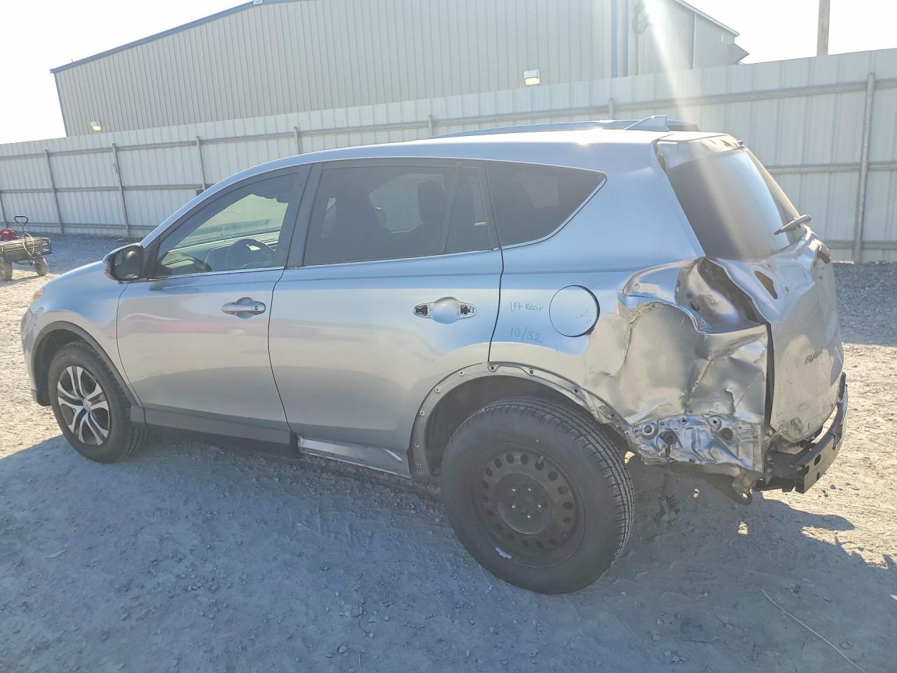 2018 TOYOTA RAV4 LE photo 3