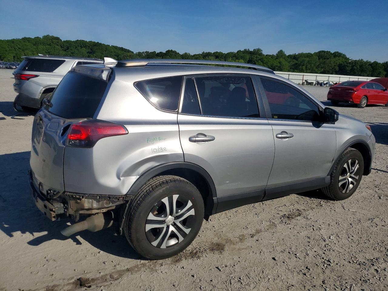 2018 TOYOTA RAV4 LE photo 5