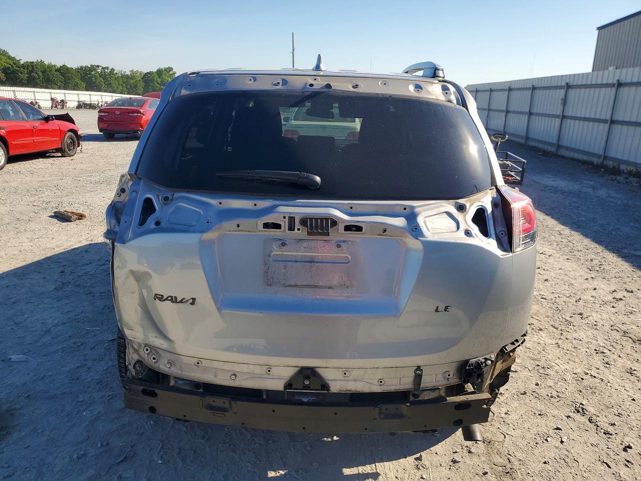 2018 TOYOTA RAV4 LE photo 11