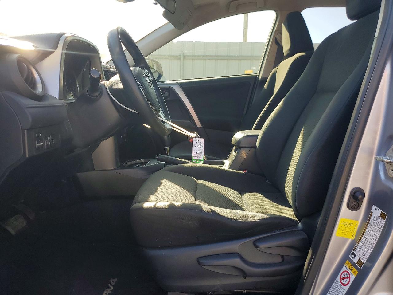 2018 TOYOTA RAV4 LE photo 13