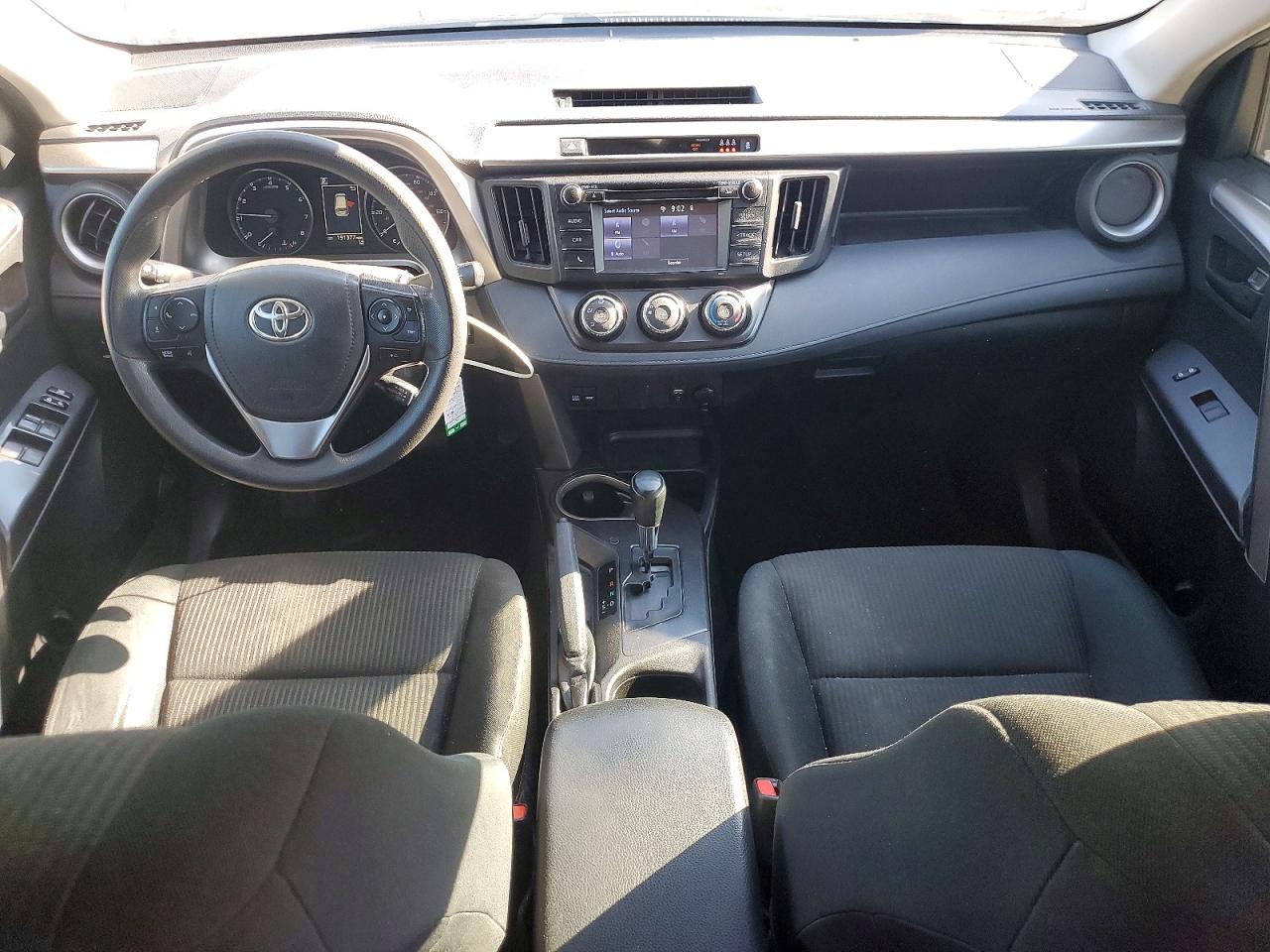 2018 TOYOTA RAV4 LE photo 15