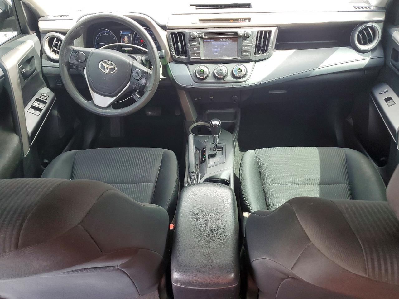 2018 TOYOTA RAV4 LE photo 8